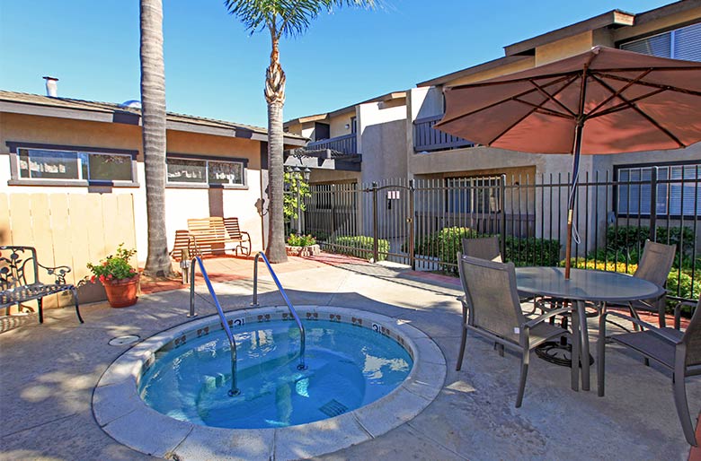 photo of Montecito Oaks grounds