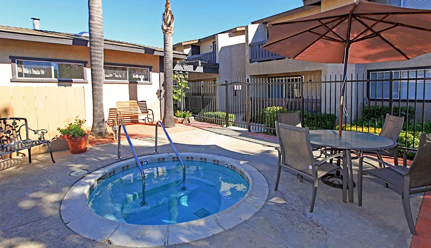 Montecito Oaks Apartment Living in Ramona, CA